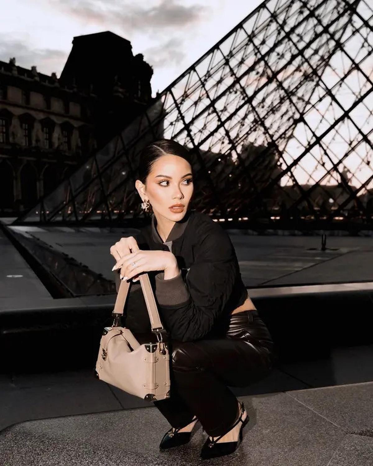 4 Gaya Elegan Alyssa Daguise di Paris Fashion Week 2024, Satu Acara dengan Lisa BLACKPINK