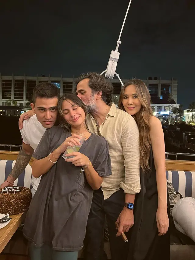 6 Momen Ulang Tahun Valerie Thomas, Dihadiri Cinta Laura dan Anya Geraldine
