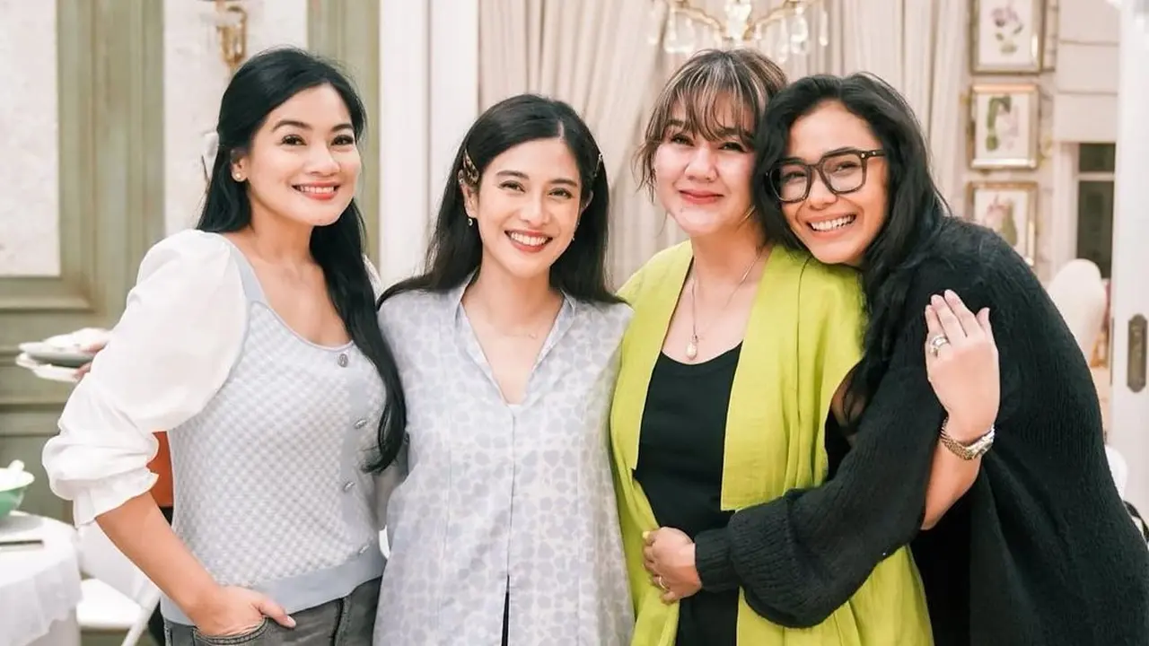 Dian Sastrowardoyo ultah bareng geng AADC (Instagram/titi_kamall)