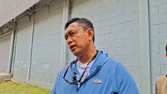 Direktur Utama Bulog, Ahmad Rizal Ramdhani  dalam pengecekan Rumah Pangan Kita (RPK), di Jakarta, Jumat (30/10/2026). (Liputan6.com/Arief)