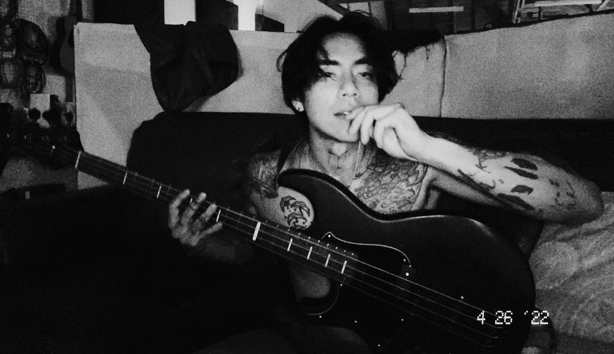 DPR Ian lahir dan besar di Sydney, lalu pindah ke Korea Selatan di usia 18 tahun untuk mengejar mimpinya berkiprah di dunia musik. (FOTO: instagram.com/dprian/)