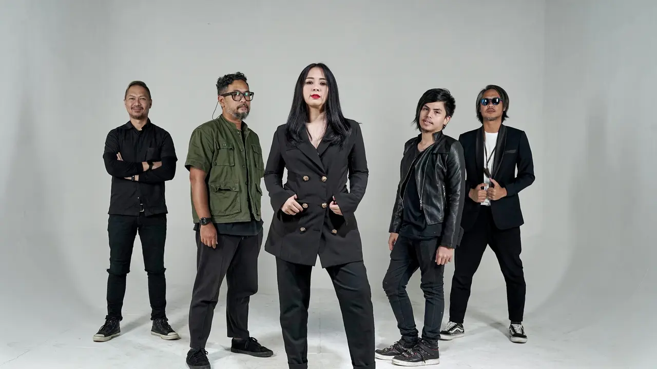 Cokelat Band Lanjutkan Agresi bersama Astrid Selagi Aiu Ratna Cuti Melahirkan
