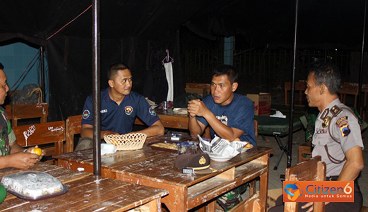 Polres Kendal bersama Kodim 0715/Kendal  mulai Minggu 10/9 menurunkan pasukannya ke Perbatasan dua desa tersebut, setelah terjadi bentrokan antar warga..

