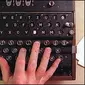Ilustrasi mesin enigma, sebuah mesin penyandi yang digunakan untuk mengenkripsikan dan mendekripsikan pesan rahasia (BBC.com).