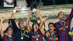 Para pemain Barcelona merayakan kemenangan di Piala Super Eropa setelah mengalahkan Shakhtar Donetsk 1-0 pada 28 Agustus 2009 di Stade Louis II, Monaco. AFP PHOTO /TEPHANE DANNA