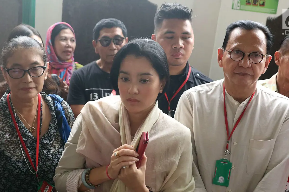 Aming hingga Roy Marten Hadiri Sidang Kasus Narkoba Tio Pakusadewo