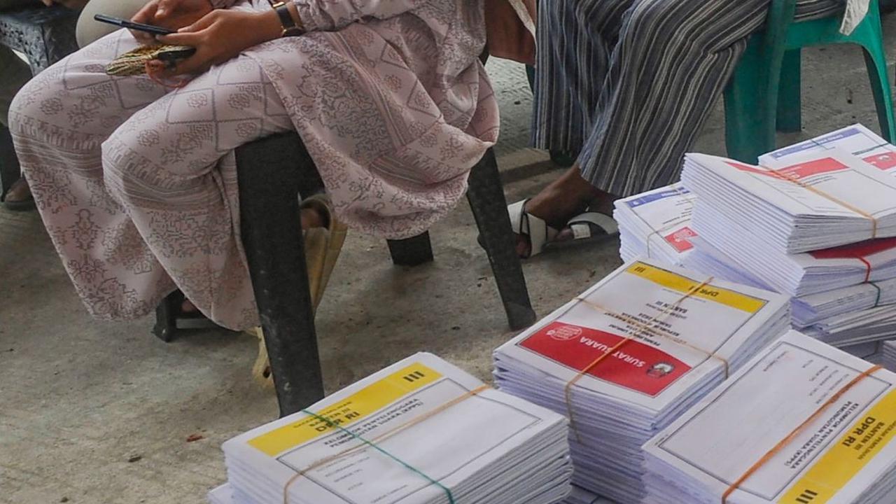 Pemungutan suara susulan di 14 TPS ini dilaksanakan serentak pada Minggu (18/2/2024).&nbsp;Merdeka.com/Arie Basuki