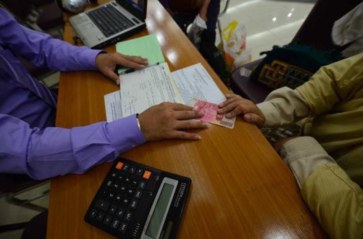 Bayar zakat fitrah di Masjid Istiqlal