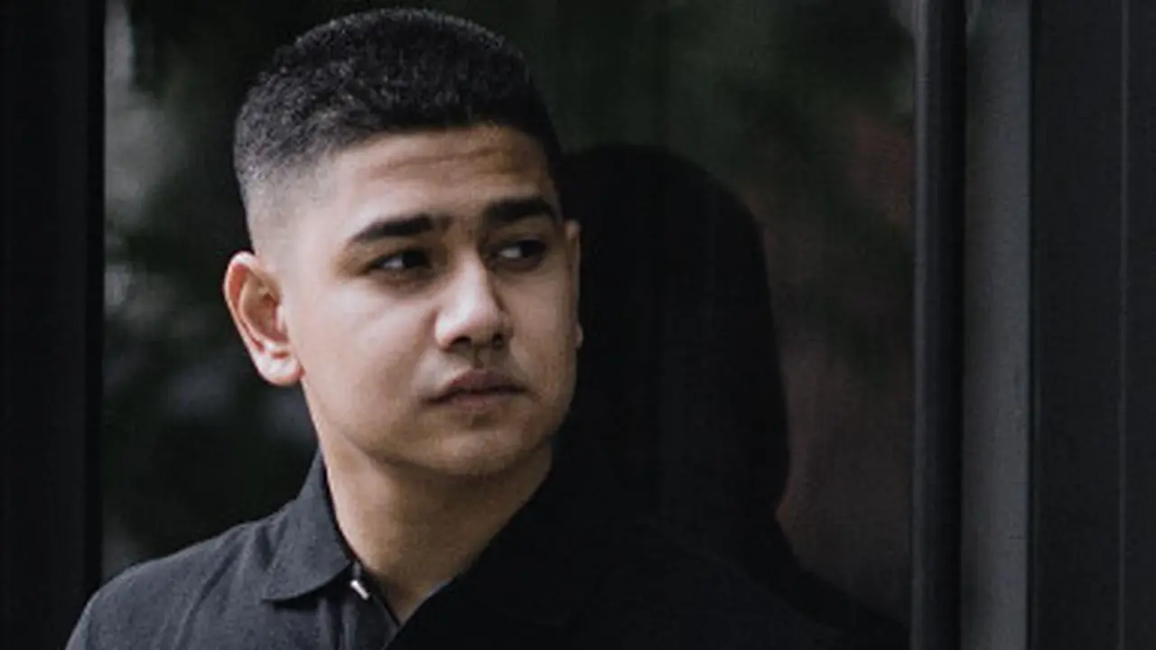 Ubah Gaya Rambut Model French Crop, Ini 6 Potret Terbaru Syakir Daulay Bikin Pangling
