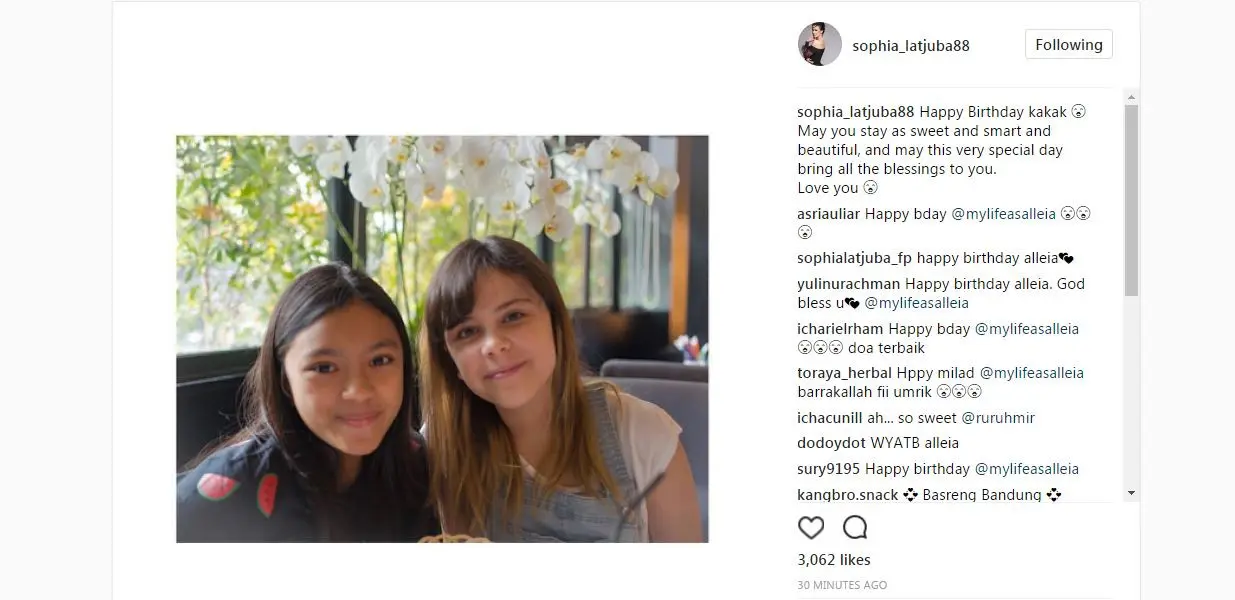 Sophia Latjuba ucapkan selamat ulang tahun untuk anak Ariel NOAH [foto: instagram/sophia_latjuba88]