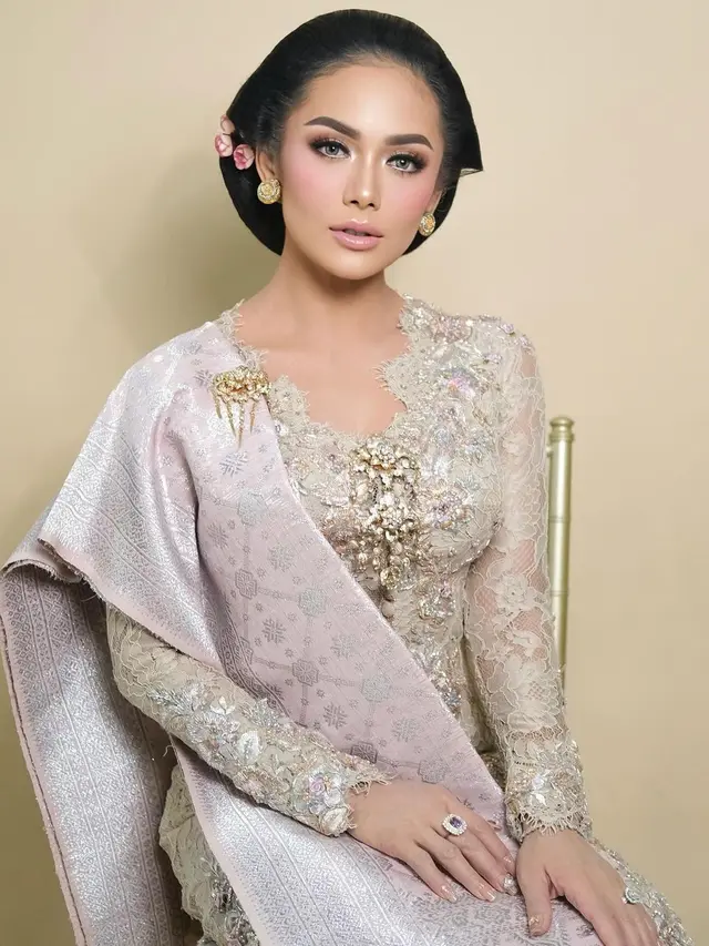 Beri Restu Atta Halilintar dan Aurel Hermansyah Naik Haji, Krisdayanti Tampil Bak Ningrat dengan Kebaya dan Sanggul