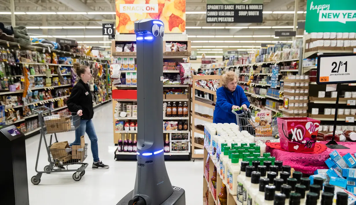 Robot bernama Marty berdiri di pasar swalayan Giant Food Stores di Harrisburg, Pennsylvania, AS, Selasa (15/1). Giant Food Stores berencana untuk mempekerjakan robot Marty ke hampir 500 toko. (AP Photo/Matt Rourke)