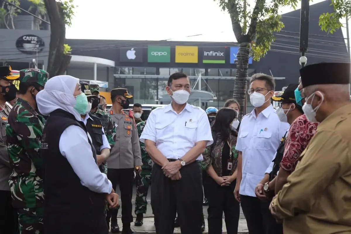 Menko Marves Luhut B Pandjaitan mengunjungi fasilitas Isolasi Terpusat (Isoter) dan sentra vaksinasi di Malang dan Kota Batu, Jumat (13/8/2021).