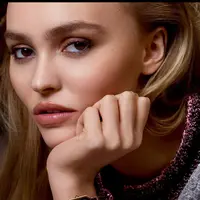 Usai jadi brand ambassador Chanel, kini Lily-Rose Depp merangkap menjadi muse jam tangan. [Dok/Chanell]