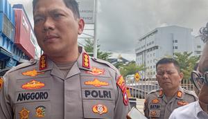 Kapolresta Barelang Kombespol Anggoro Wicaksono saat menyampaikan keterangan terkait 7 tersangka kasus KM Fidetal II yang meledak di ASL Shipyard Batam. (Liputan6.com/ Ajang Nurdin)