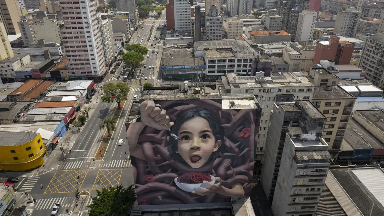 Mural Raksasa Menghiasi Cakrawala Sao Paulo