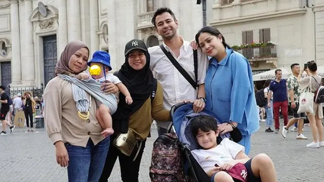 Diboyong ke Italia, Ini 6 Potret Rini Pengasuh Rayyanza Tetap Berpenampilan Sederhana