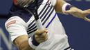 Aksi Dusan Lajovic saat melawan Rafael Nadal pada babak pertama Tenis AS Terbuka 2017 di Arthur Ashe Stadium, New York,  (29/8/2017). Nadal menang 8-6, 6-2, 6-2. (AP/Frank Franklin II)