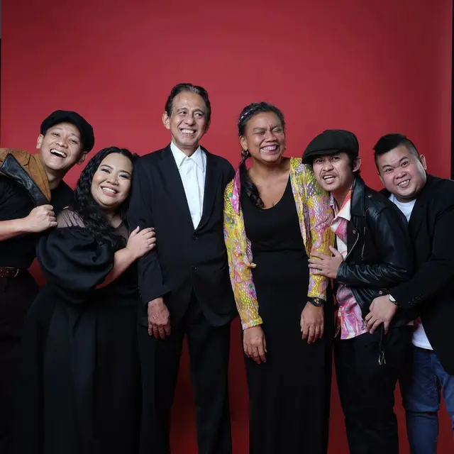 Wakili Indonesia di Piala Oscar 2023, Ini 6 Potret Kompak Pemain Film Ngeri-Ngeri Sedap