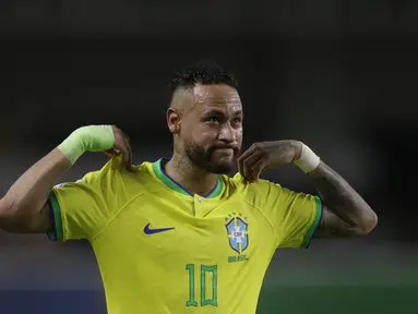 Penyerang Brasil Neymar berselebrasi setelah mencetak gol kelima timnya ke gawang Bolivia pada kualifikasi Piala Dunia 2026 zona CONMEBOL di stadion Mangueirao, Sabtu (9/9/2023). (AP Photo/Bruna Prado)