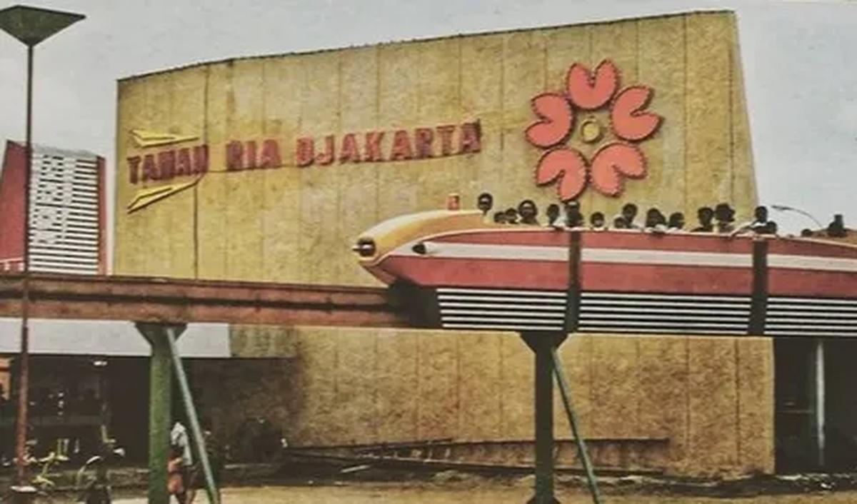 Generasi 90-an pasti tahu Taman Ria Senayan. Tempat hangout ini sudah ada sejak tahun 1972,.