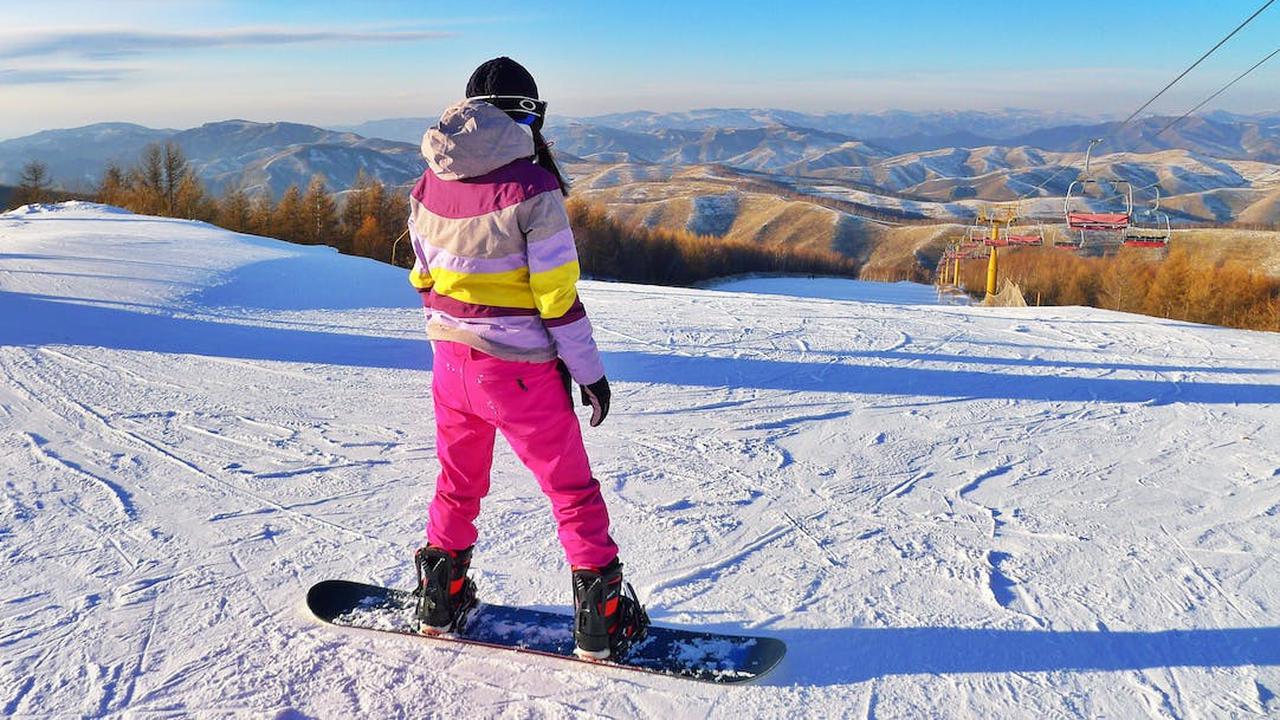 Ilustrasi Bermain Ski