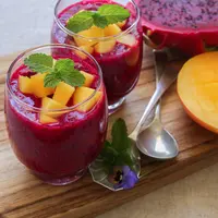 Resep mango dragon smoothies./copyright&nbsp;shutterstock.com/g/ThitareeS