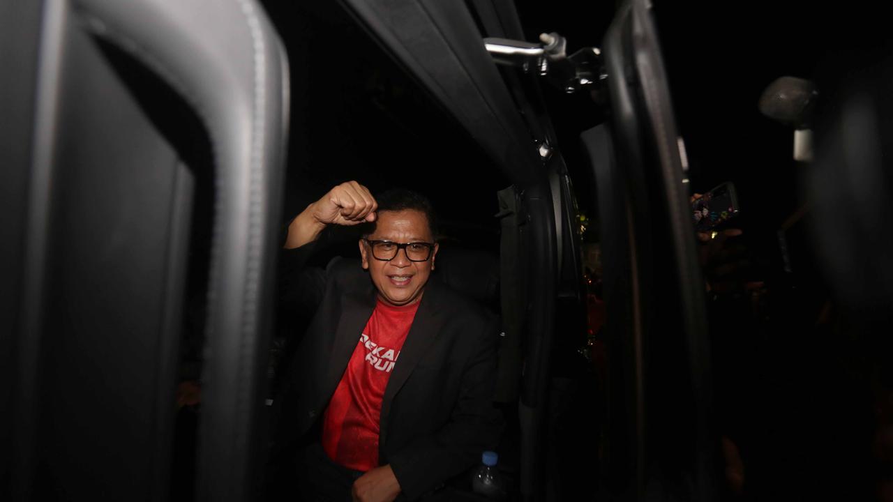 FOTO: Bebas Lewat Amnesti, Hasto Kristiyanto Resmi  Keluar dari Rutan KPK