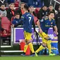 Manajer sementara MU Ralf Rangnick mengganti Cristiano Ronaldo dengan Harry Maguire dalam pertandingan Liga Inggris di Brentford Community Stadium, London, Kamis, 19 Januari 2022. (Ben Stansall / AFP)