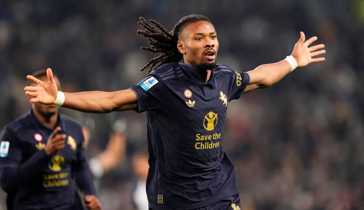 Khephren Thuram bermain luar biasa saat membawa Juventus mengandaskan Hellas Verona dengan skor 2-0 dalam laga giornata 27 Serie A 2024/2025 yang digelar di Allianz Stadium, Selasa (4/3/2025). (Fabio Ferrari/LaPresse via AP)