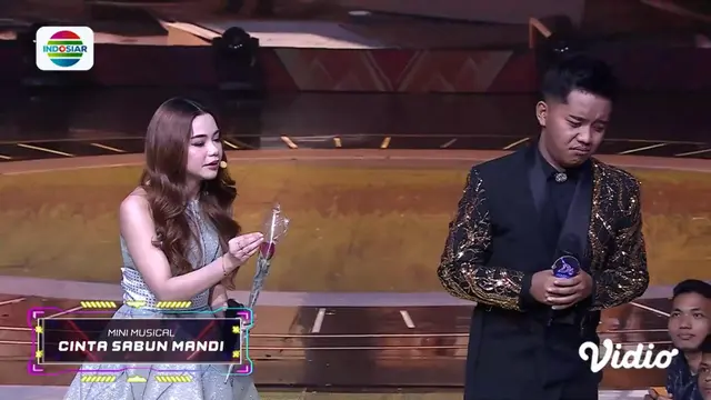 Meski Tampil Leluasa Ketika Berakting dengan Lady Rara dan Hari Putra, Penampilan Sahril (Buton) Hanya Berhasil Mendapatkan Dua Standing Ovation dari Dewan Juri