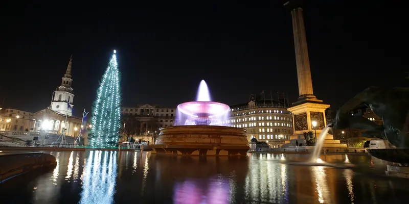 Pohon Natal dari Norwegia Hiasi Trafalgar Square