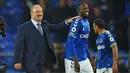 Abdoulaye Doucoure. Pemain asal Prancis yang kini memasuki musim keduanya bersama Everton ini dilahirkan pada 1 Januari 1993. Di bawah arahan Rafael Benitz, musim ini ia telah tampil memperkuat The Toffees dalam 14 laga di semua ajang dengan torehan 2 gol dan 4 assist. (AFP/Oli Scarff)