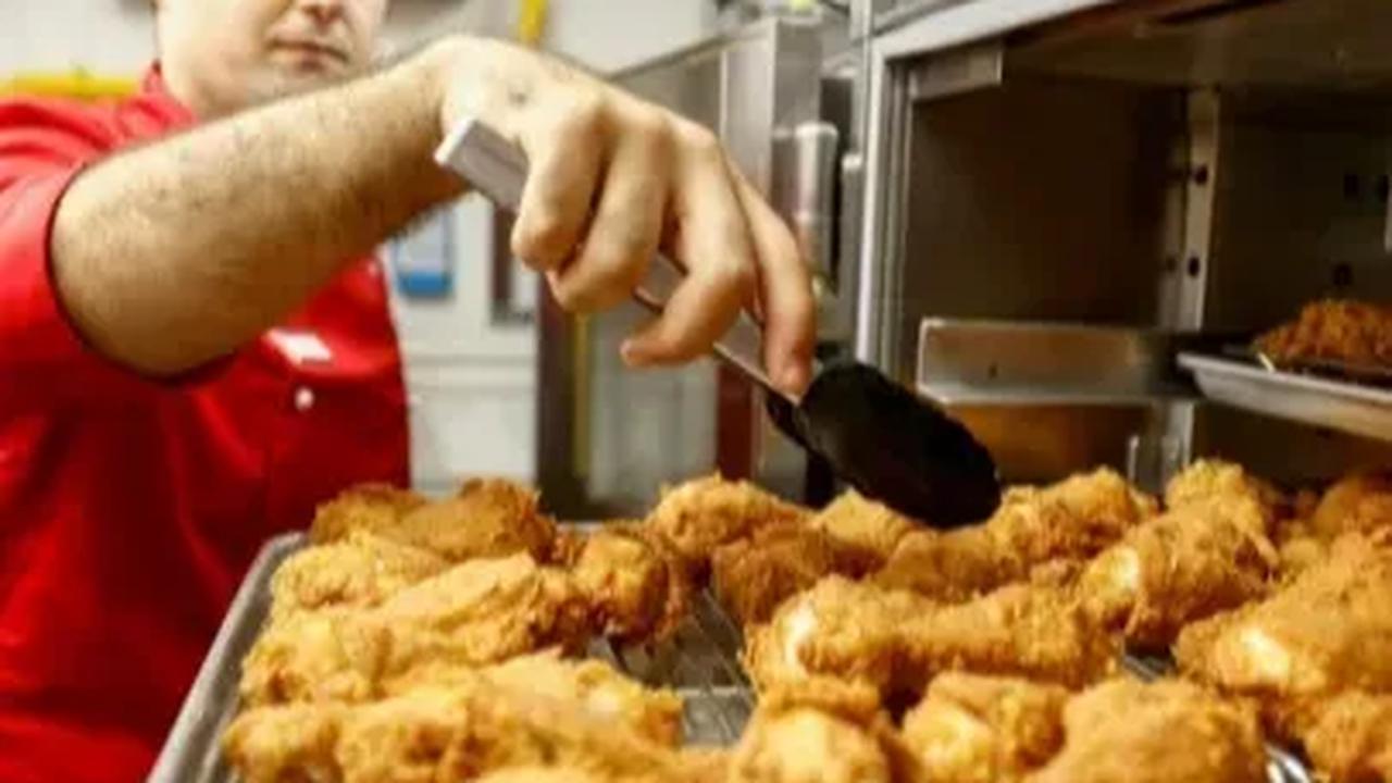 Meski begitu, sebenarnya jika Anda memesan menu tersebut, pihak resto tetap akan melayani pesanan Anda.