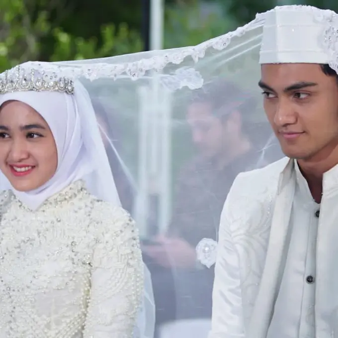 Adegan pernikahan Madina dan Attar diperankan Cut Syifa dan Vicky Kalea dalam Love Story The Series (Foto: Instagram @sinetron.sctv)
