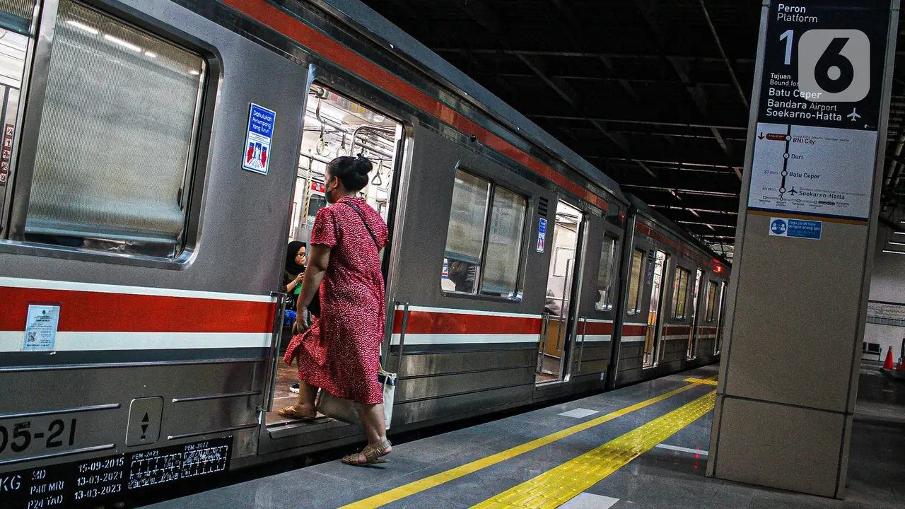Stasiun BNI City Uji Coba Pelayanan Naik Turun Penumpang KRL