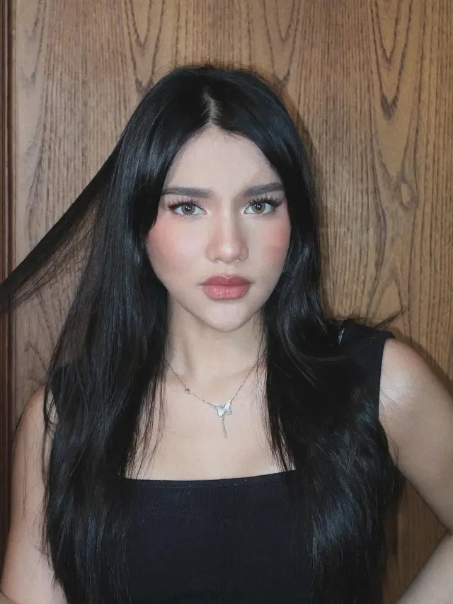 Potret Davina Karamoy Liburan di Thailand (credit: https://www.instagram.com/davinaakaramoy/).