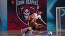 Pemain Grim Reaper, Sanjaya (kiri) berebut bola dengan pemain Lynx Hunters, Adom dalam laga Futsal X Series 2 di GOR UNJ, Rawamangun, Jakarta, Sabtu (17/01/2026). (Bola.com/Bagaskara Lazuardi)
