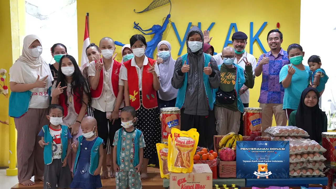 Jelang Natal, Valbury Beri Donasi kepada Anak-anak Pejuang Kanker YKAKI