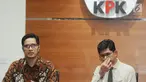 Wakil Ketua KPK Laode Muhammad Syarif bersama Juru Bicara KPK Febri Diansyah memberi keterangan terkait dugaan gratifikasi proyek pemasangan tower BTS telekomunikasi Bupati Mojokerto, Mustofa Kamal Pasa, Jakarta, Senin (30/4/). (Merdeka.com/Dwi Narwoko)