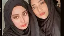 Bak pinang dibelah dua, potret Cindy Fatika Sari dan anak perempuannya Tengku Syaira Anataya yang sangat mirip satu sama lain. [Foto: Instagram/osnapitzcha]
