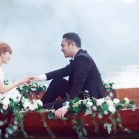 Presenter dan pemeran Gilang Dirga akan melepas masa lajang dengan kekasihnya Adiezty Fersa alias Adiez. Berdasarkan undangan yang beredar, pasangan ini akan menikah pada Minggu, 18 September. (dok. Instagram/gilangdirga)