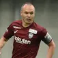 3. Andres Iniesta - Pemain Vissel Kobe ini adalah salah satu gelandang terbaik di dunia. Di luar prestasinya sebagai  pesepak bola, Iniesta rupanya juga seorang sarjana Ilmu Aktivitas Fisik dan Olahraga. (AFP/Kazuhiro Nogi)