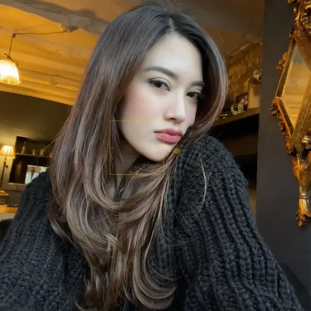 6 Potret Dindra Nashriyah Pernah Dijodohkan dengan Al Ghazali, Nonton Timnas Bareng Alyssa