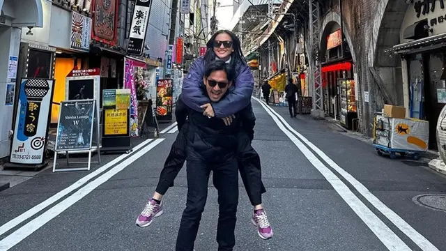 6 Potret Ibnu Jamil dan Ririn Ekawati Liburan di Jepang, Sempat Ikut Tokyo Marathon 2023