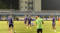 David da Silva sudah kembali berlatih bersama rekan-rekannya di Persib Bandung, Jumat (5/4/2024). (Bola.com/Erwin Snaz)