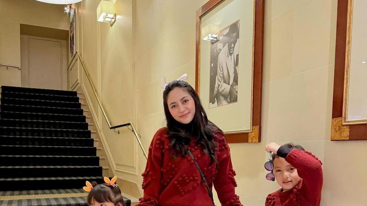 Potret Nagita Slavina Bertemu Rachel Vennya di Paris, Wajah Sama-sama Cantik Vibes ABG Abis