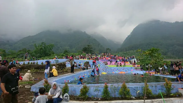 Menikmati Pagi Dari Bumi Pelangi Kuningan