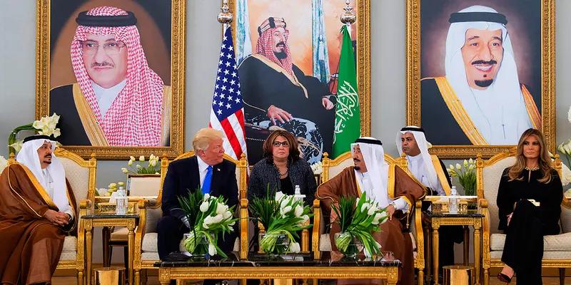 Berkunjung ke Arab Saudi, Trump Disambut Langsung Raja Salman