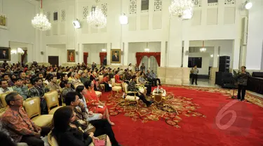 Suasana peringatan Hari Film Nasional ke-65 di Istana Negara, Jakarta, Senin (30/2015). Peringatan Hari Film Nasional yang ke-65 yang pertama kalinya dilaksanakan di Istana ini dihadiri insan perfilman nasional. (Liputan6.com/Faizal Fanani)